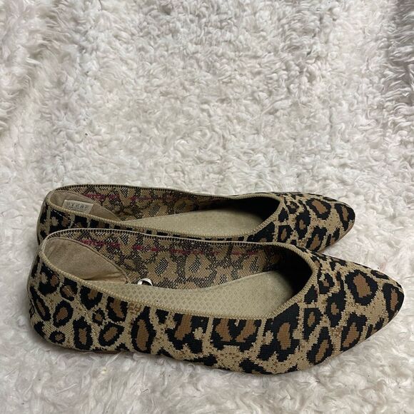 Skechers leopard prints washable stretchy flats rubber soles size 11 . - Picture 3 of 9
